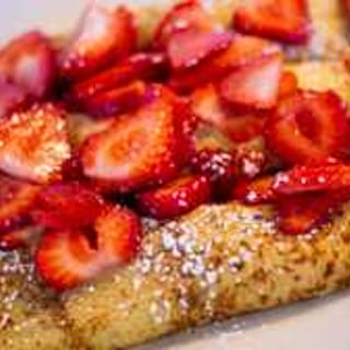 Fresh Strawberry Crepes