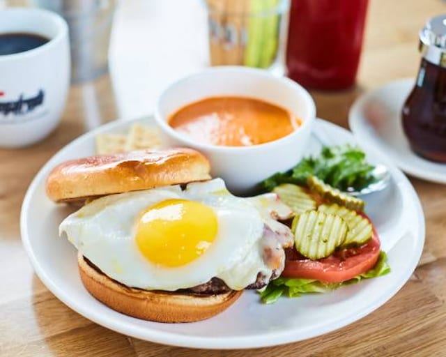 Royal Burger.